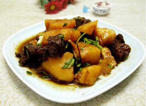 餐厅爆料土豆炖牛肉视频,土豆炖牛肉，一锅暖胃的冬日佳肴  第3张